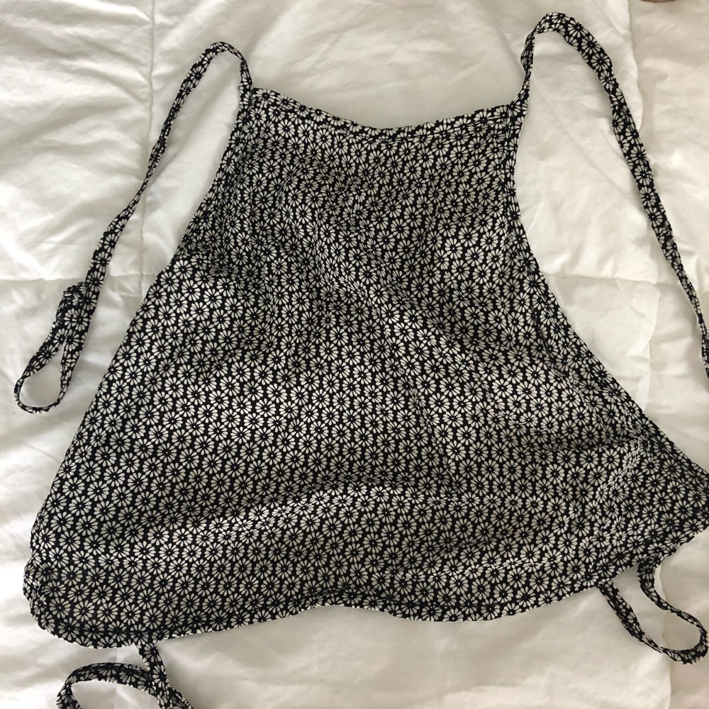 Brandy Melville Daisy top